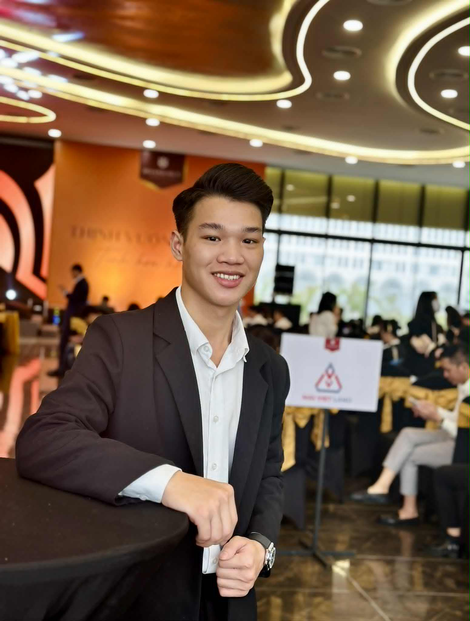 Lý Văn Thủy - Trưởng Phòng Kinh Doanh